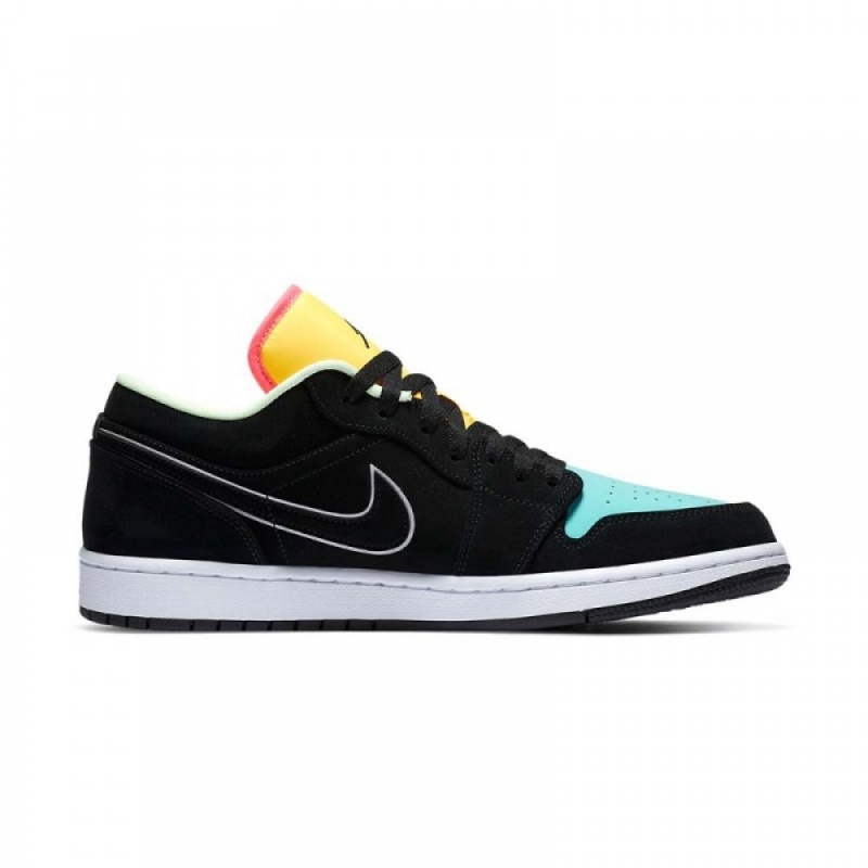Nike AIR JORDAN 1 LOW SE 