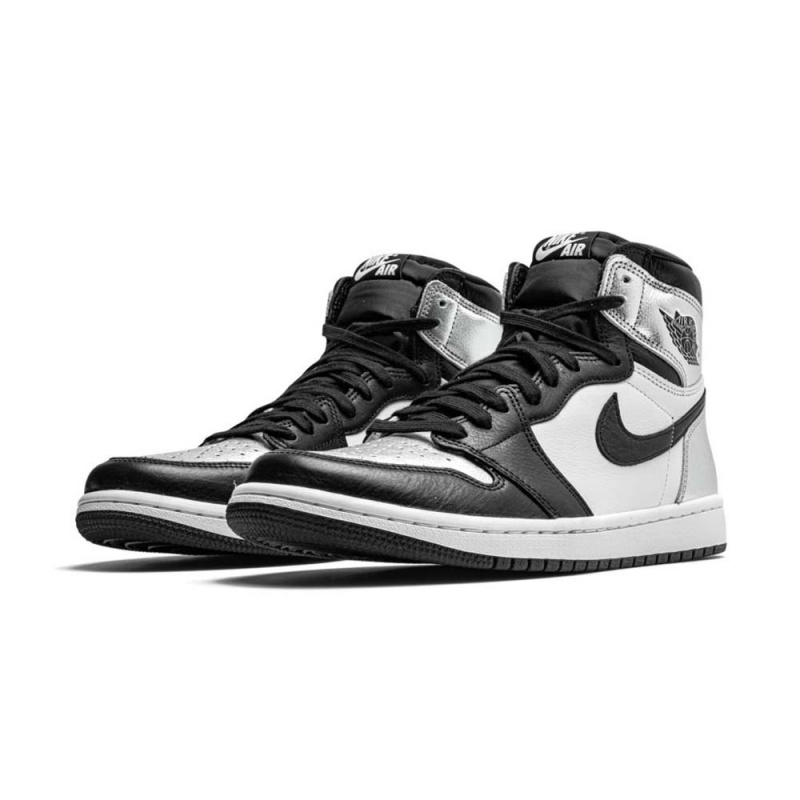 Nike Wmns Air Jordan 1 Retro High OG 